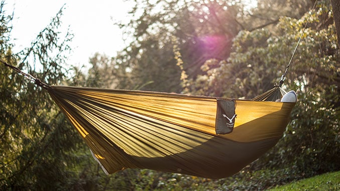 HAWK Outdoor ReisehÀngematte HAWK Outdoor ReisehÀngematte in der Sonne