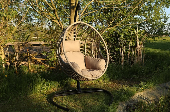 Gepolsterter Rattan Hängesessel